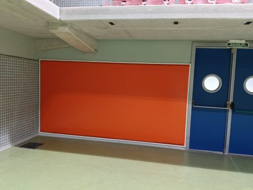 PARED DE PABELLÓN DEPORTIVO PROTEGIDA CON PROTECTORES ANIMA SPORT