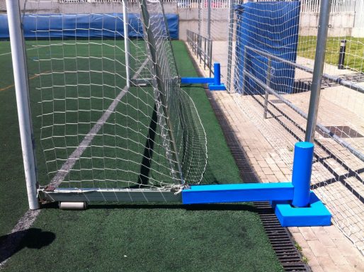 PROTECTORES A MEDIDA EN BASES DE PORTERÍAS ABATIBLES